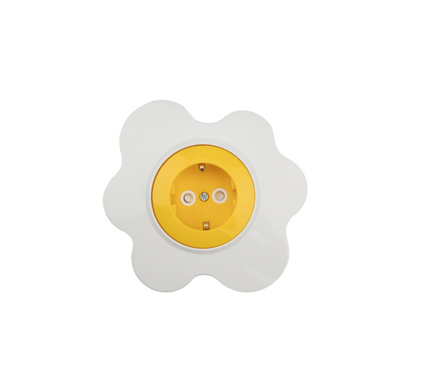 KRANZ  HAPPY  Желтый/белый  Розетка 1-местная Яичница с заземляющими контактами и защитными шторками скрытая установка  KR-78-0631 KR-78-0631